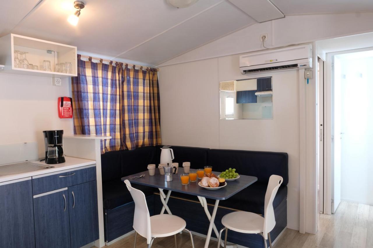 Happy Camp Mobile Homes In Camping Village Free Time Marina Di Bibbona Exterior photo