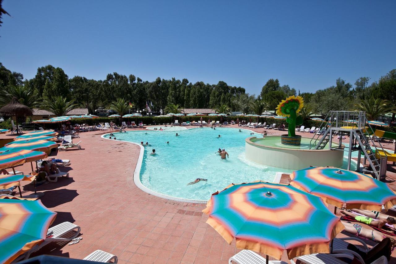 Happy Camp Mobile Homes In Camping Village Free Time Marina Di Bibbona Exterior photo