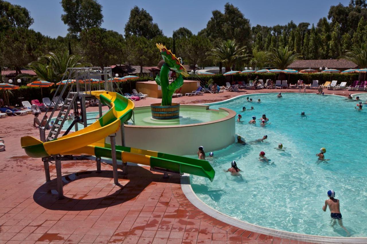 Happy Camp Mobile Homes In Camping Village Free Time Marina Di Bibbona Exterior photo