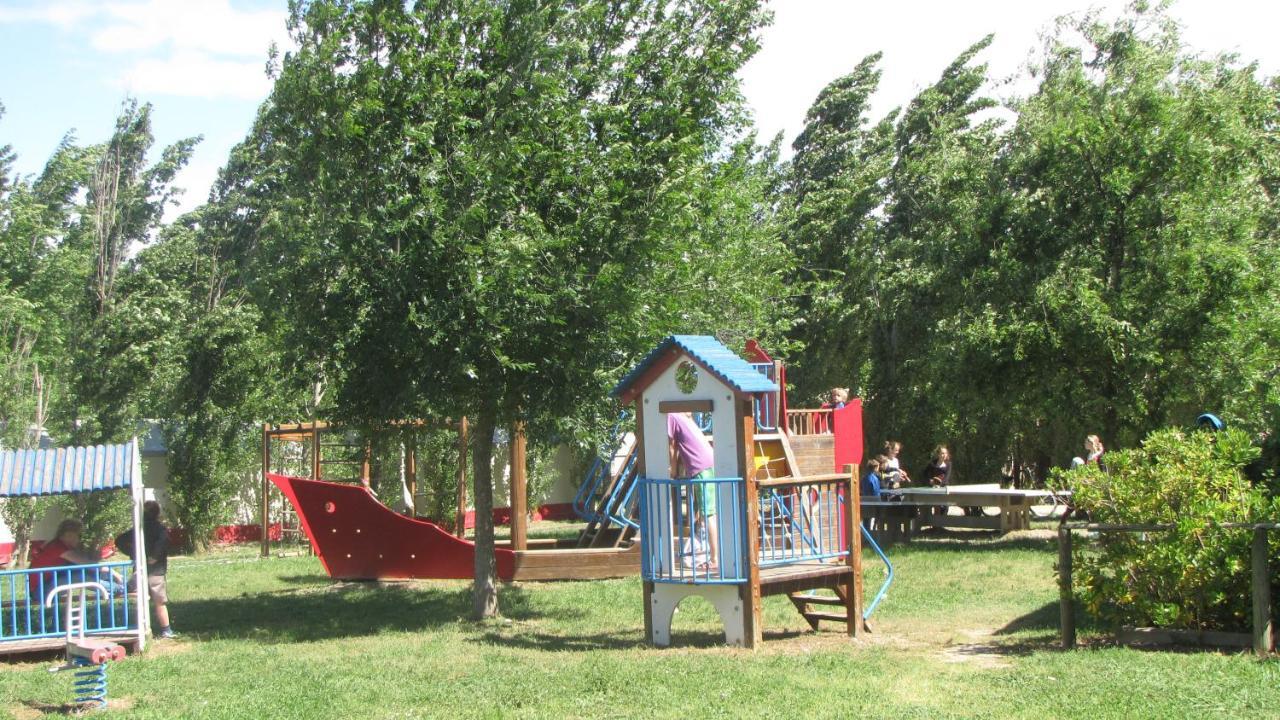 Happy Camp Mobile Homes In Camping Village Free Time Marina Di Bibbona Exterior photo